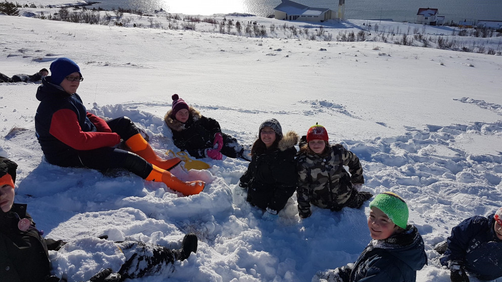Íþróttatími í snjónum