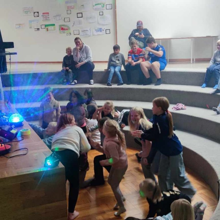 dj. flugvél og geimskip